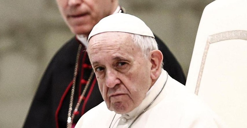Papin PR dao ostavku