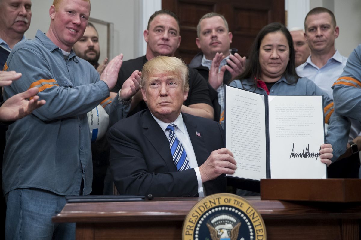 Kina se "odlučno protivi" Trumpovim novim carinama, a Britanija ih smatra apsurdnima