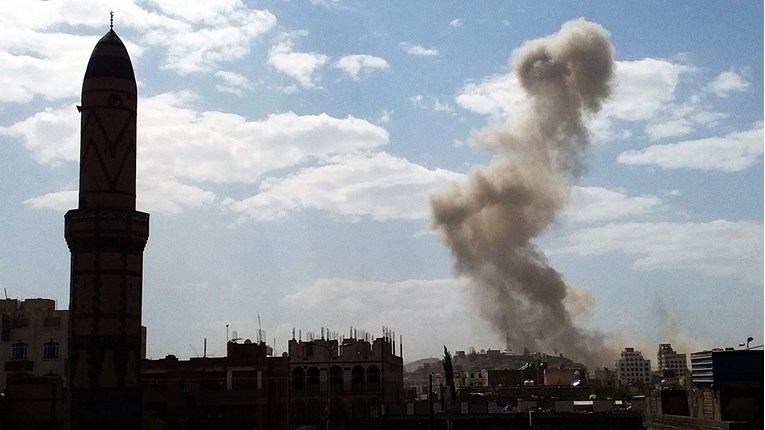 Saudijska Arabija oborila iznad Rijada rakete iz Jemena, jedna osoba poginula