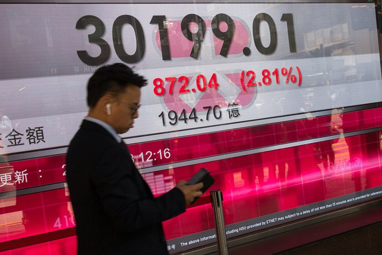 Azijske burze porasle, dolar ojačao