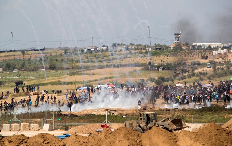 U novim prosvjedima Palestinaca na izraelskoj granici jedan je ubijen, 40 ranjeno