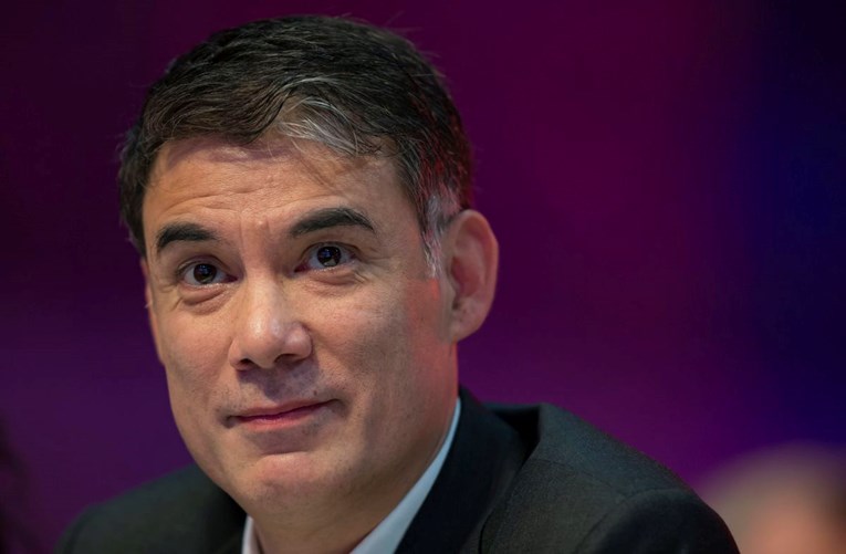 Novi čelnik francuskih socijalista članove stranke pozvao da se povežu s radnicima