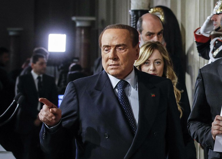 Berlusconi kaže da je Pokret 5 zvijezda opasnost za Italiju