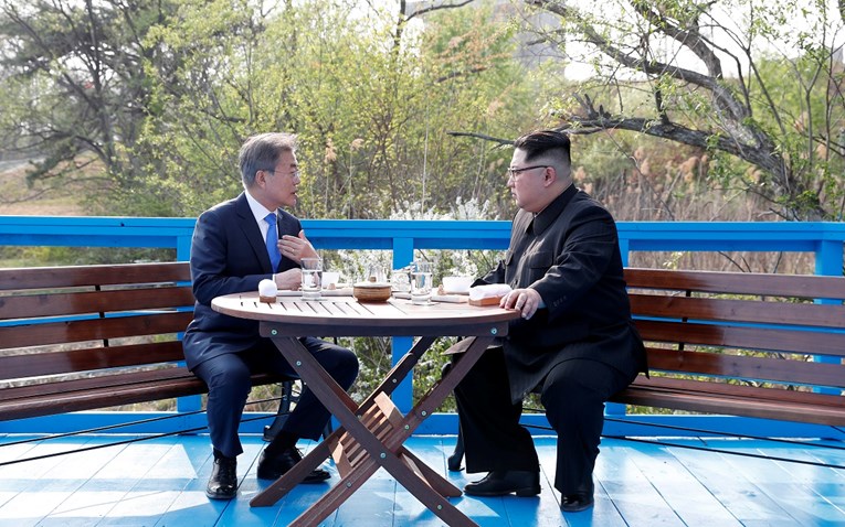 Cijeli svijet slavi povijesni sporazum dviju Koreja, stižu reakcije iz Rusije, Kine, Japana...