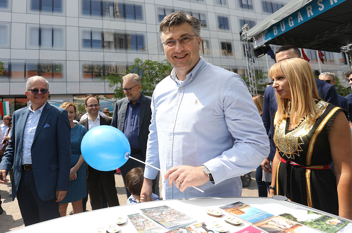Plenković: Ne dajem izjave, u šetnji sam sa sinom