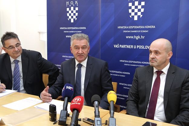 Hrvatske tvrtke u problemima zbog izbjegličke krize: Ako se zatvori granica sa Srbijom, šteta milijun eura dnevno