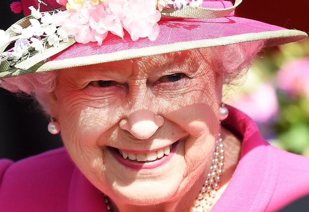 Kraljica Elizabeta danas slavi 90. rođendan: "Super baka" raznježila Britance fotkama s unučićima
