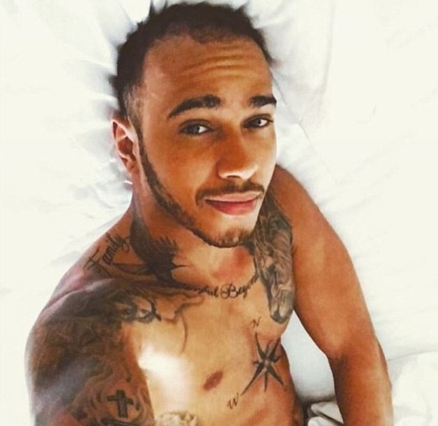 On se probudio ovakav: Lewis Hamilton s fanovima podijelio golišavi selfie
