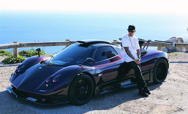 Lewis Hamilton u prometnoj nezgodi oštetio Pagani Zondu