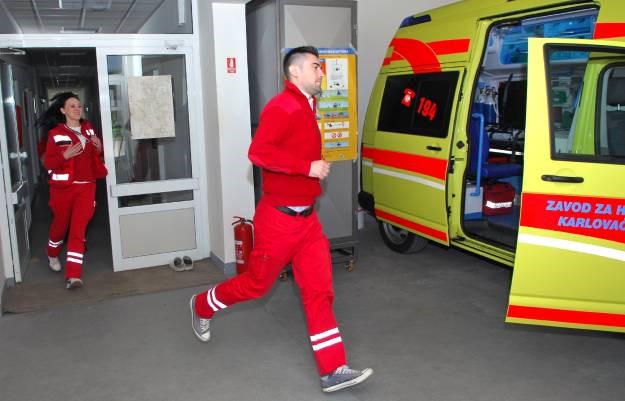Nesreća u Splitu: Dječaku petarda eksplodirala u ruci, zadobio teške opekotine