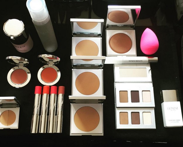 Jessica Alba predstavila svoju make-up kolekciju na New York Fashion Weeku