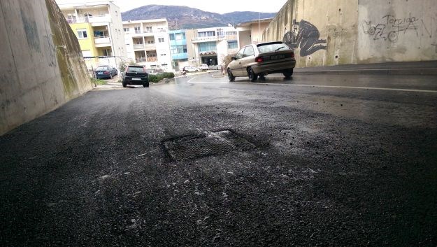 Otvoren Mall of Split: Zbog lošeg vremena improvizirali pa asfaltirali šahtove na prilaznoj cesti