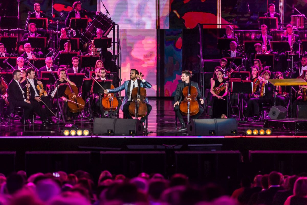 2Cellos oduševili krcatu Arenu u Veroni, slušao ih i slavni talijanski nogometaš