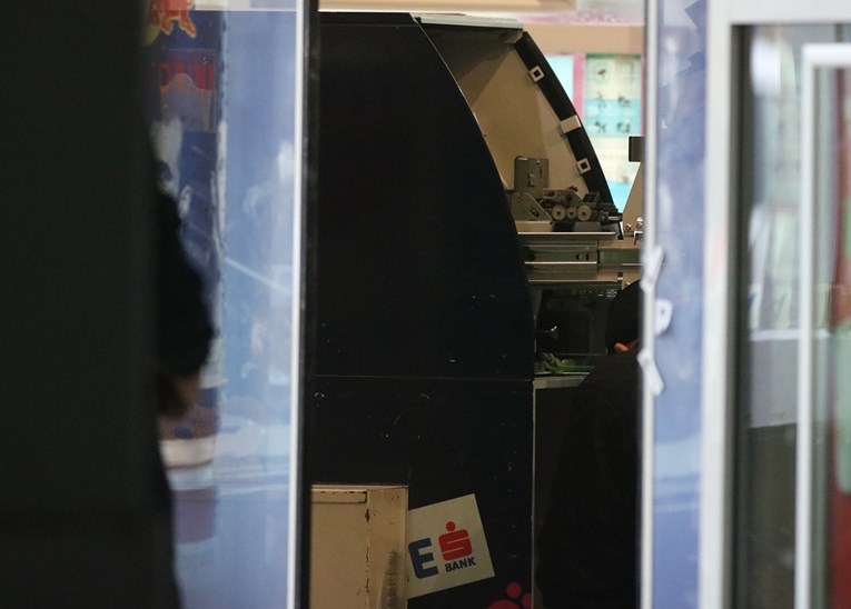 FOTO Opljačkani bankomati u Zagrebu i Rovinju, u Istri razneseno pola Konzuma