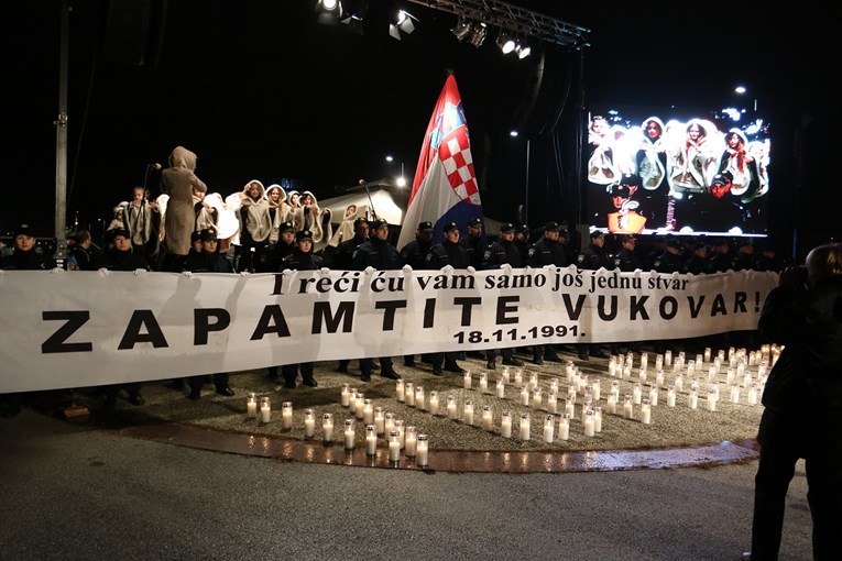 VIDEO, FOTO Hrvatska se prisjeća Vukovara, Grada heroja