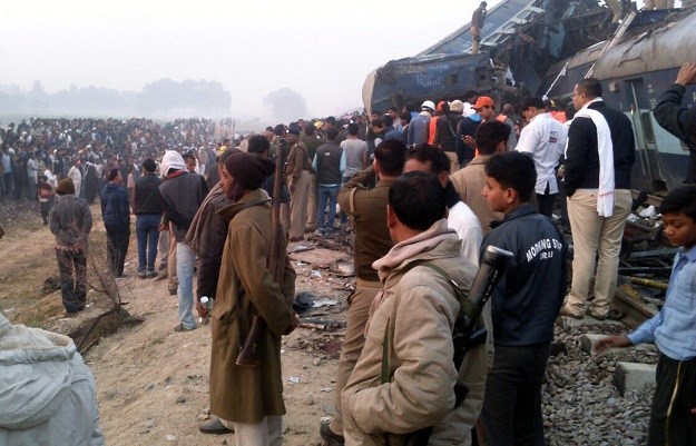 Broj žrtava željezničke nesreće u Indiji popeo se na 120, umrli su u snu