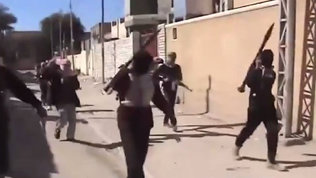 Skupina bliska al Qaedi tvrdi da je zarobila vojnike i zauzela vojnu bazu u Jemenu