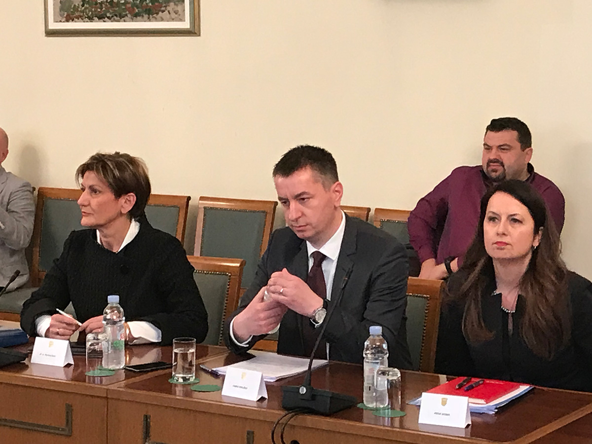 VIDEO Peruška zastupnici dočekali s pitanjima o nezadovoljstvu Francka, Adrisa i Agrama