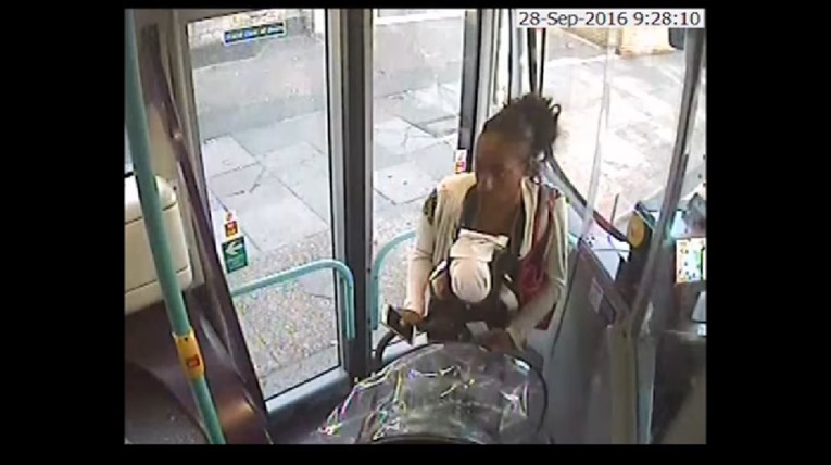 VIDEO Narkomani donijeli mrtvu bebu u autobus kako bi odglumili njenu "iznenadnu" smrt