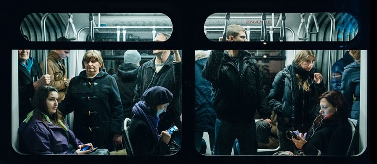 Fotografije na kojima ste možda i vi: Zagrebački fotograf snimio što se događa u tramvajima