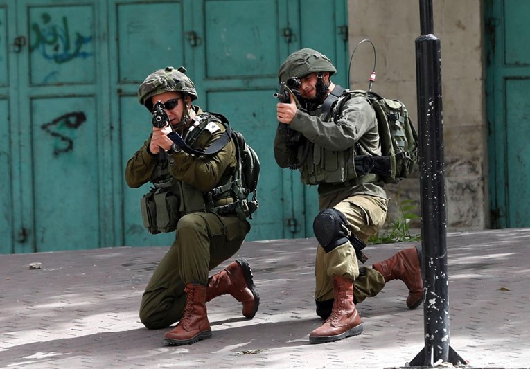Još jedan palestinski novinar umro nakon što ga je upucala izraelska vojska