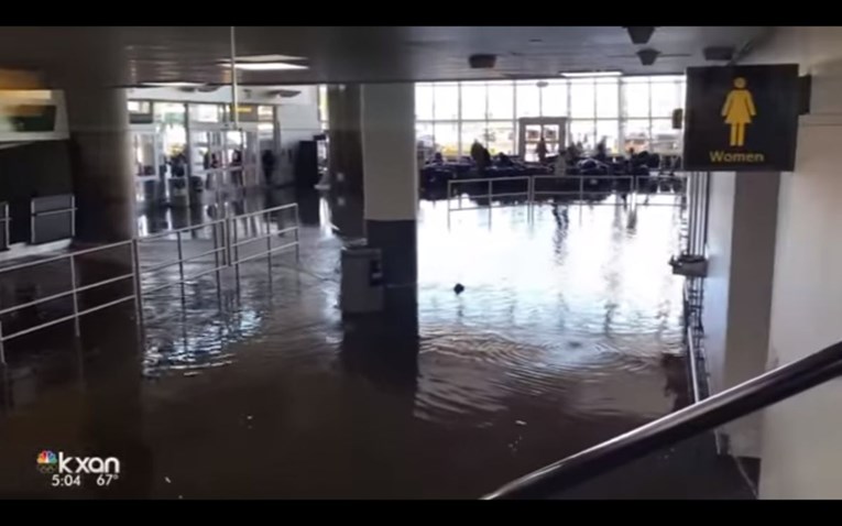 Njujorški aerodrom JFK pod vodom, pogledajte snimke