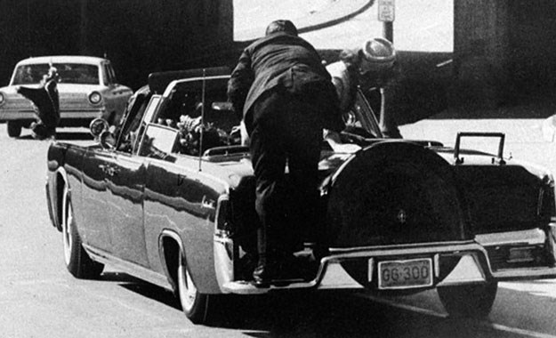 Tablice sa limuzine u kojoj je ubijen JFK prodane za 100.000 USD