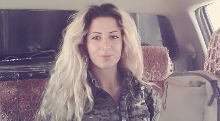 "DAMA SMRT" Snajperom ubijala džihadiste, a sada bježi: ISIS nudi milijun eura za njenu glavu