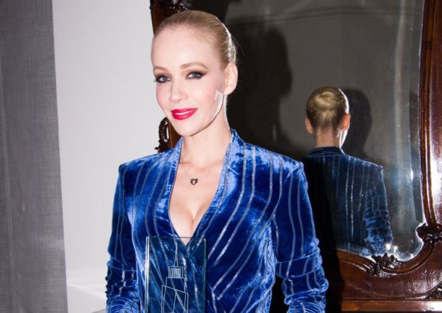 Jelena Rozga dobila nagradu za pjevačicu desetljeća