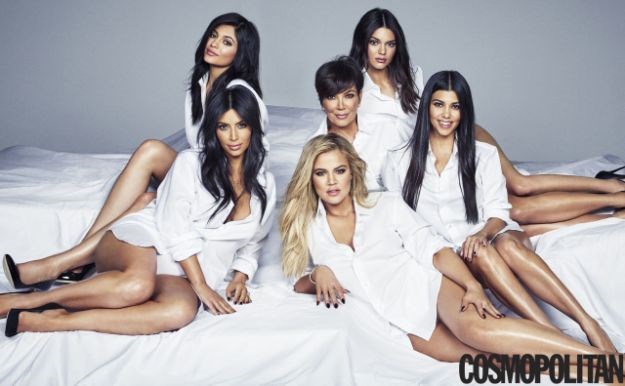 Glamur na 16 stranica: Klan Kardashian-Jenner pozirao zajedno prvi put nakon 4 godine