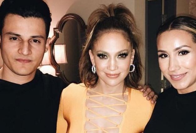 Haljina je jedva zadržala bujni dekolte Jennifer Lopez