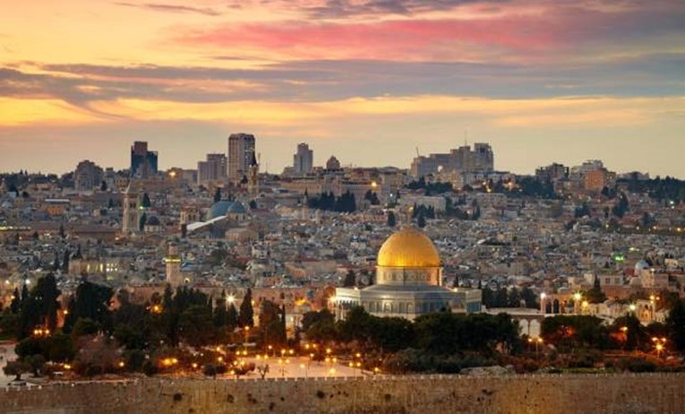 Izrael zabranio muslimanima mlađim od 50 godina ulazak u stari grad Jeruzalema na molitvu
