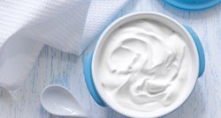Jogurt u službi ljepote: Kako njime izbijeliti zube i poboljšati izgled od glave do pete