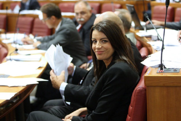 Josipa Rimac prisegnula u Saboru, oporba  traži obraćanje Ostojića zbog izbjeglica