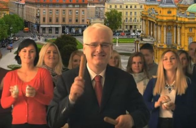 Objavljen i video: Poslušajte urnebesni razgovor "Oreškovića" i Josipovića o novoj hrvatskoj himni