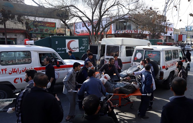 ISIS preuzeo odgovornost za napad u Kabulu, najmanje 11 vojnika ubijeno i 15 ranjeno