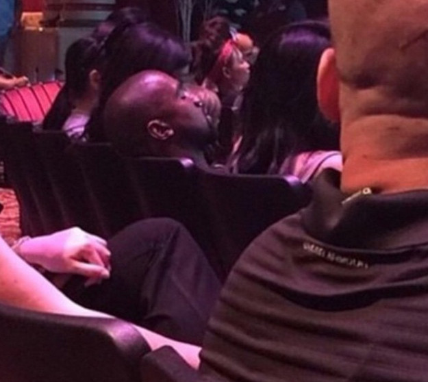 Kanye West uhvaćen kako drijema na rođendanu kćerkice North