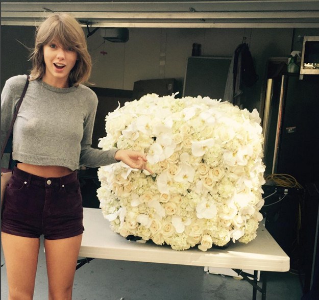 Nema koga nije osvojila: Kanye West poslao Taylor Swift raskošni buket cvijeća