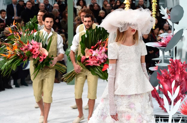Chanel Couture 2015: Digitalni vrt i odvažni šeširi Karla Lagerfelda