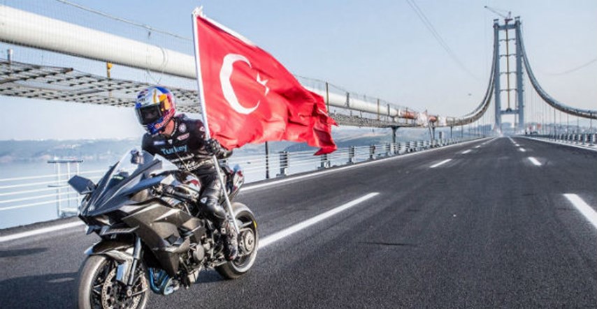"Ludi" Turčin vozio motocikl 400 km/h