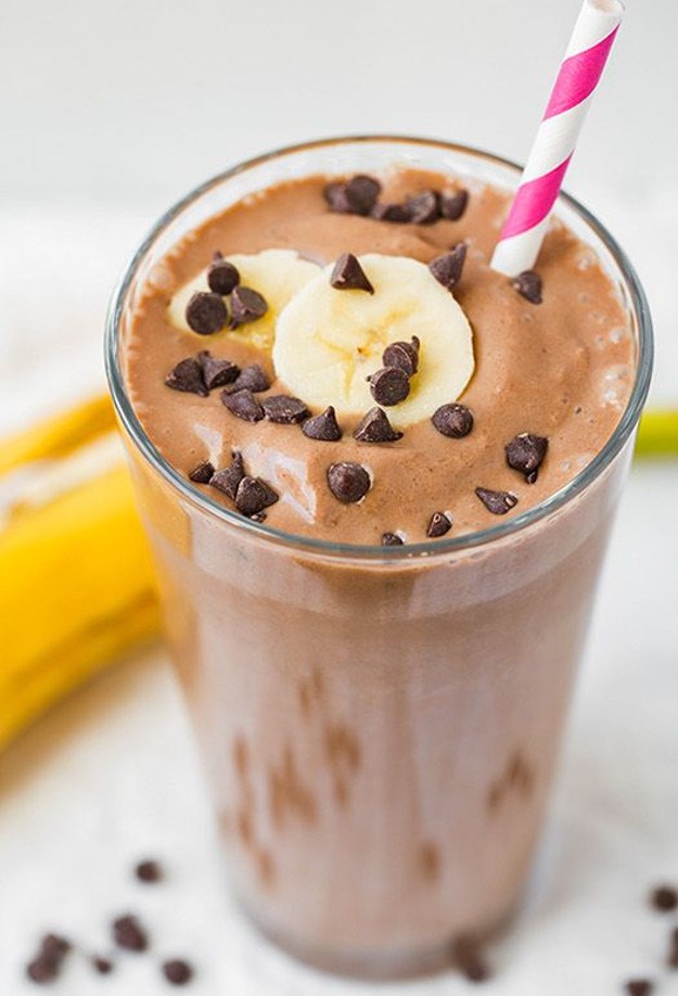 Ukusni doručak za sladokusce: Smoothie od čokolade, banane i maslaca od kikirikija
