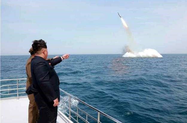 Američki admiral: Sjeverna Koreja je lažirala lansiranje rakete iz podmornice