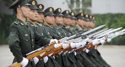 Uhićenja i gašenja internetskih stranica nakon vijesti o vojsci na ulicama Pekinga