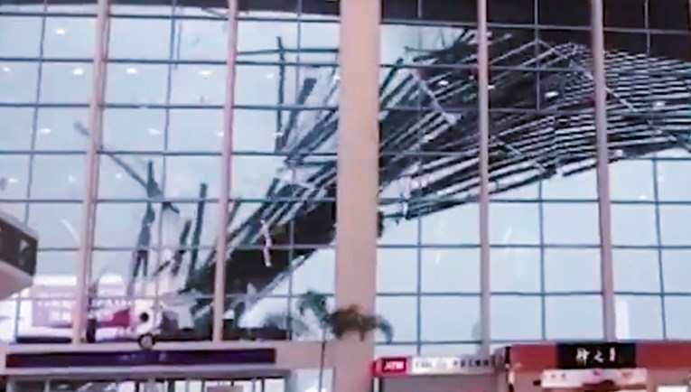 VIDEO Snažan vjetar otkinuo krov zračne luke u Kini, pogledajte snimke