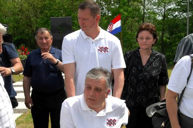 Klemm zaprijetio "postrojavanjem ratnih postrojbi"