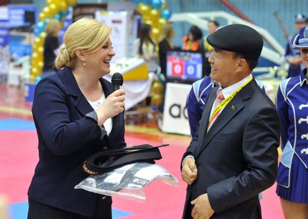 Kolinda je dobila crni pojas, tko će dobiti batine?