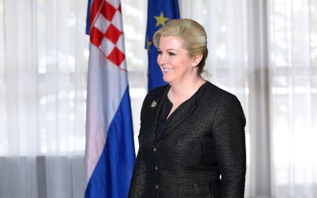 Srbi ne mogu pronaći političara voljnog da navrati na inauguraciju hrvatske predsjednice