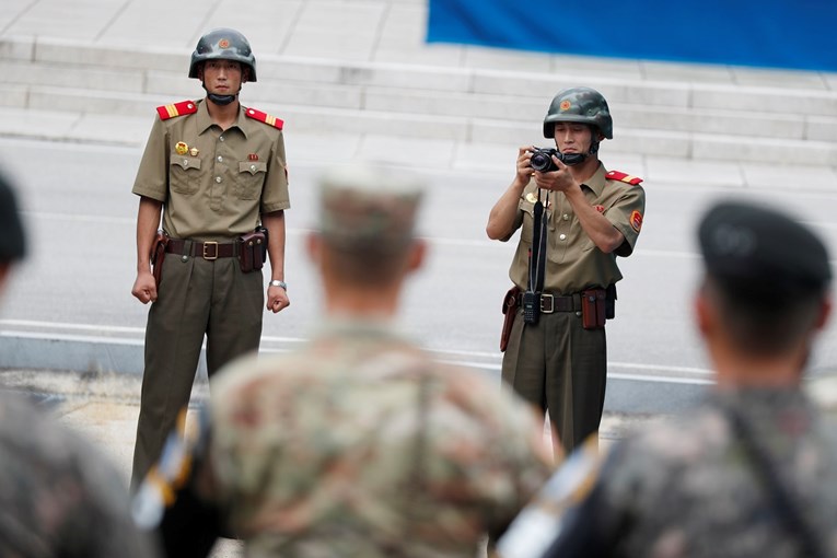 Pjongjang najavio ponovnu uspostavu telefonske linije između dviju Koreja