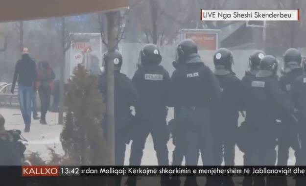 Najveći prosvjed na Kosovu od proglašenja nezavisnosti: Ozlijeđeno preko 80 osoba