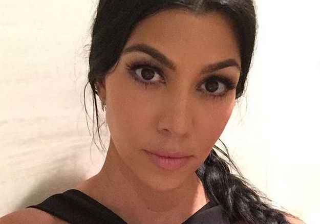 Kourtney Kardashian skinula baš sve sa sebe i pokazala slavnu guzu